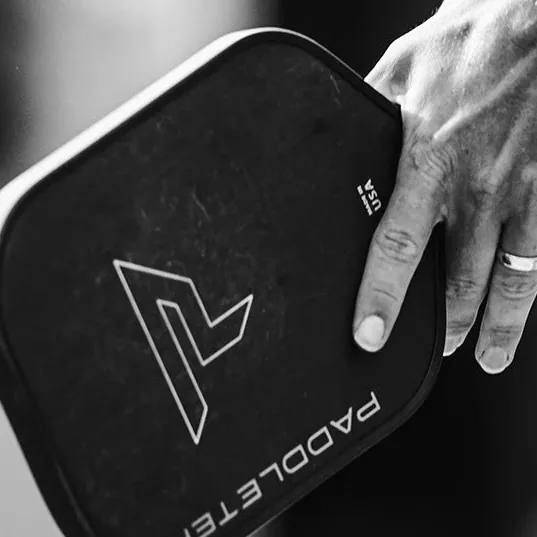 Vợt pickleball 12,7mm hay 14,3mm? Cách chọn độ dày lõi theo lối chơi
