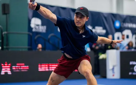 Swing weight vợt pickleball là gì? Cùng twist weight và static weight